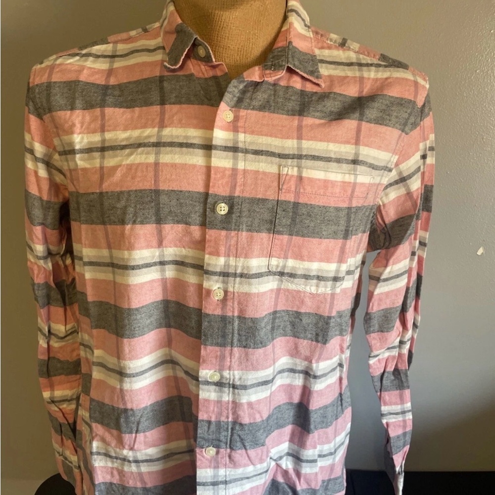Gap Button Up Shirt Mens Large Classic Fit 100% Cotton Pink Plaid Long Sleeve